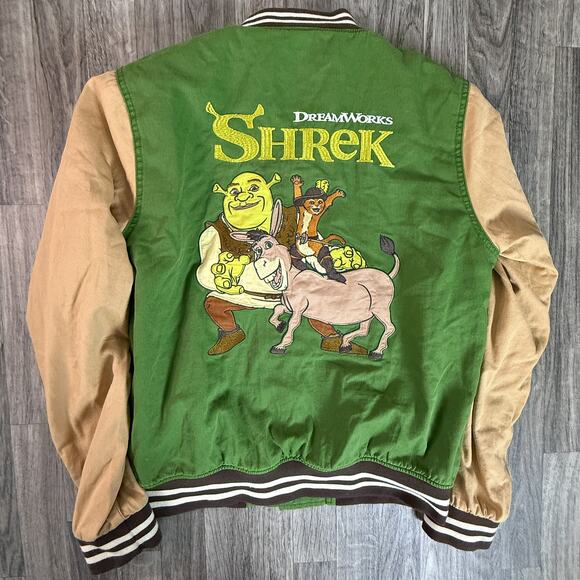 BoxLunch Exclusive DreamWorks Shrek Logo Varsity Jacket – Swamp Onion Print - Picture 2 of 6